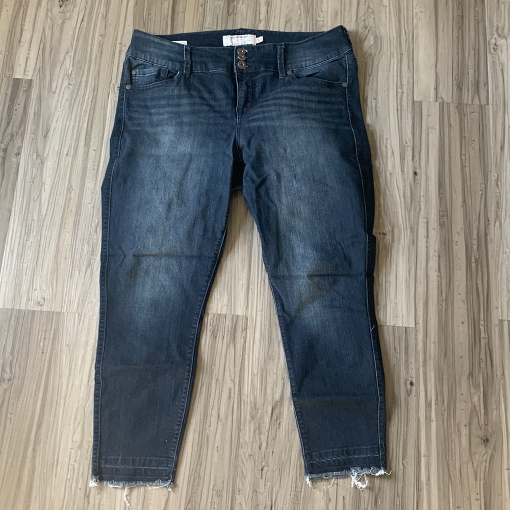 Torrid 14R dark Jegging jeans EUC!!